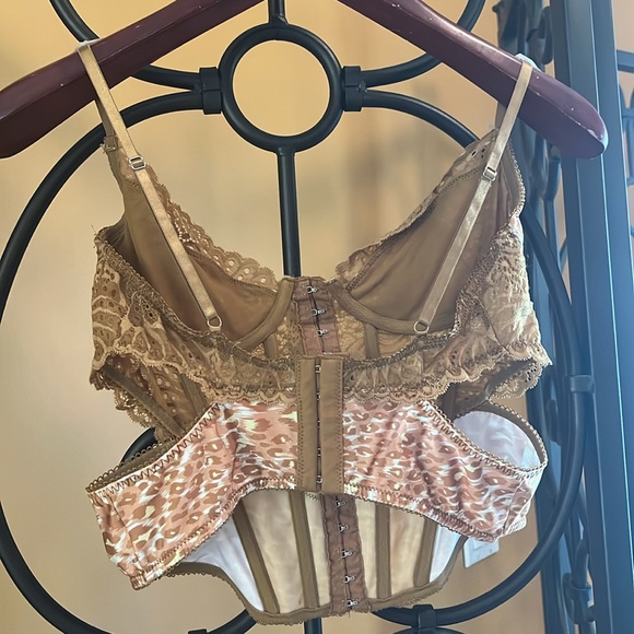 OUT FROM UNDER Urban Outfitters Modern Love Supernova Corset - Picture 4 of 12